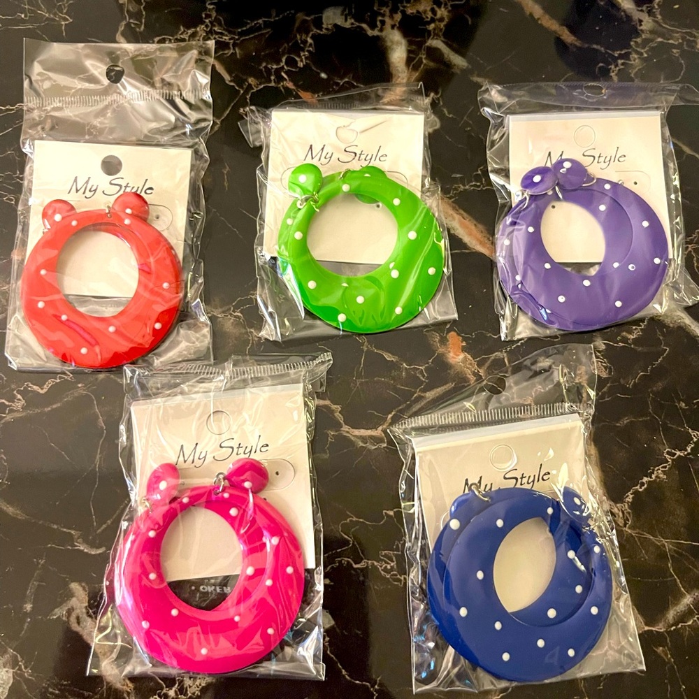 Push back costume jewelry